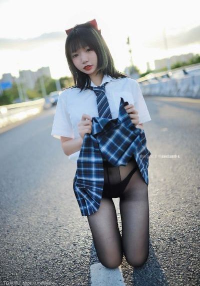 从天而降的女孩子从二楼掉下来了_国产剧动漫在线观看